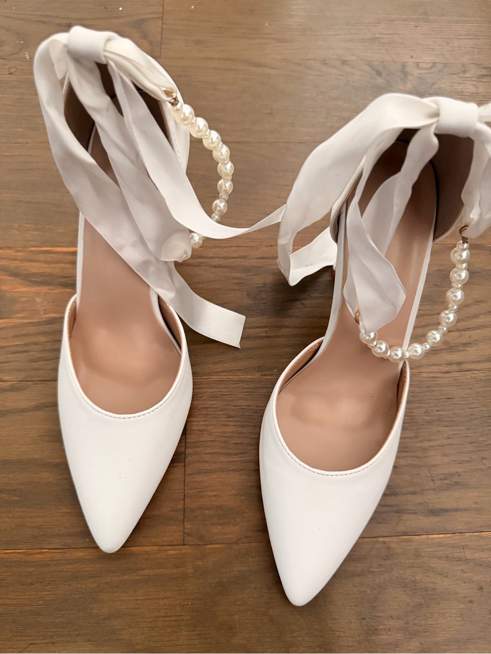 SHEIN White Pearl-Tie Pointed High Heels
